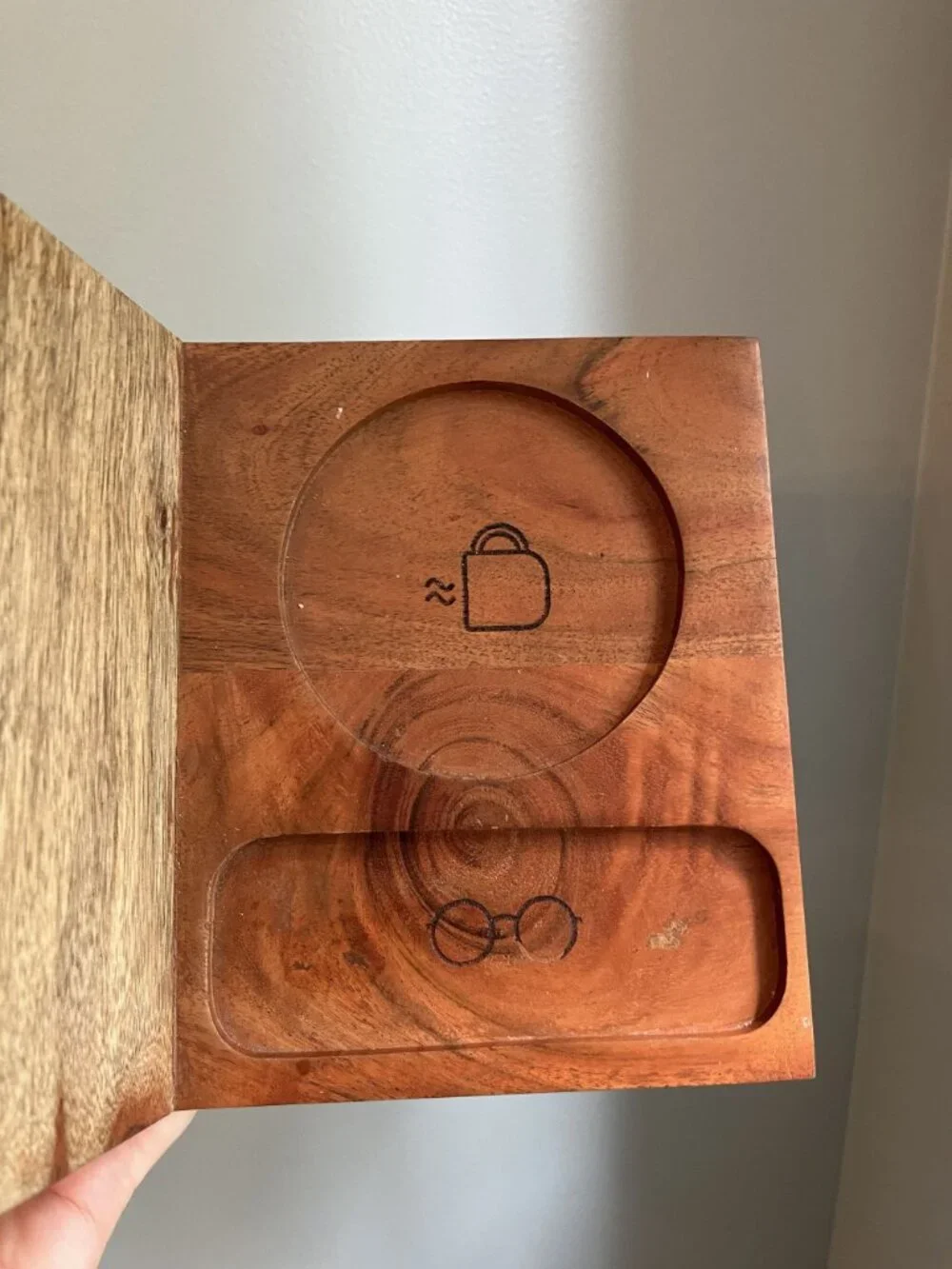 Acacia Wood Book Nook Reading Valet With Engraved 